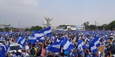 Marcha de protesta contra la dictadura de Daniel Ortega en #Nicaragua
